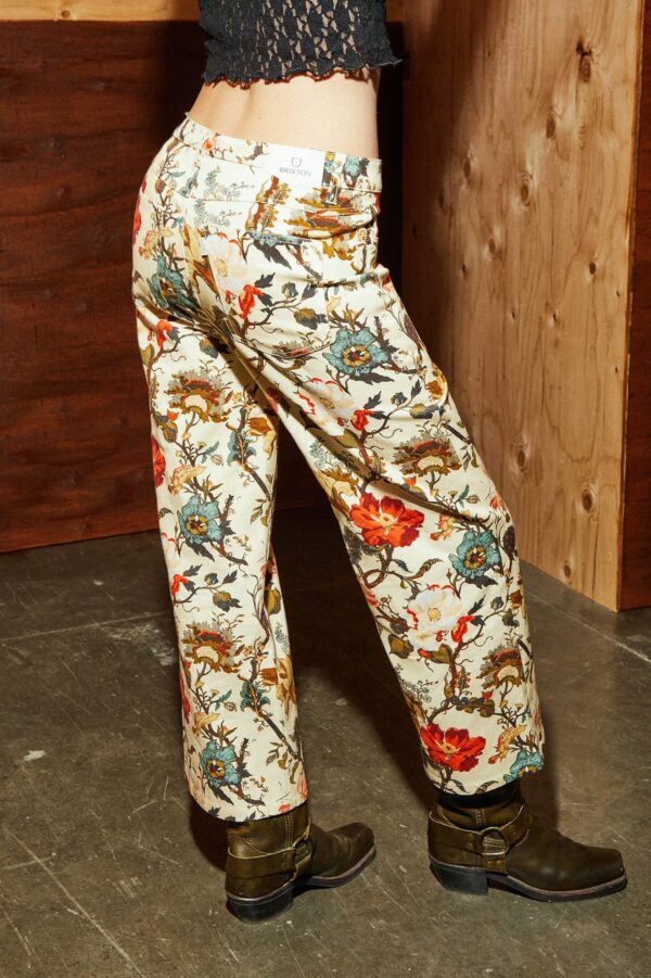 Margo Cropped 5-Pocket Pant - Botanical Floral - Image 3